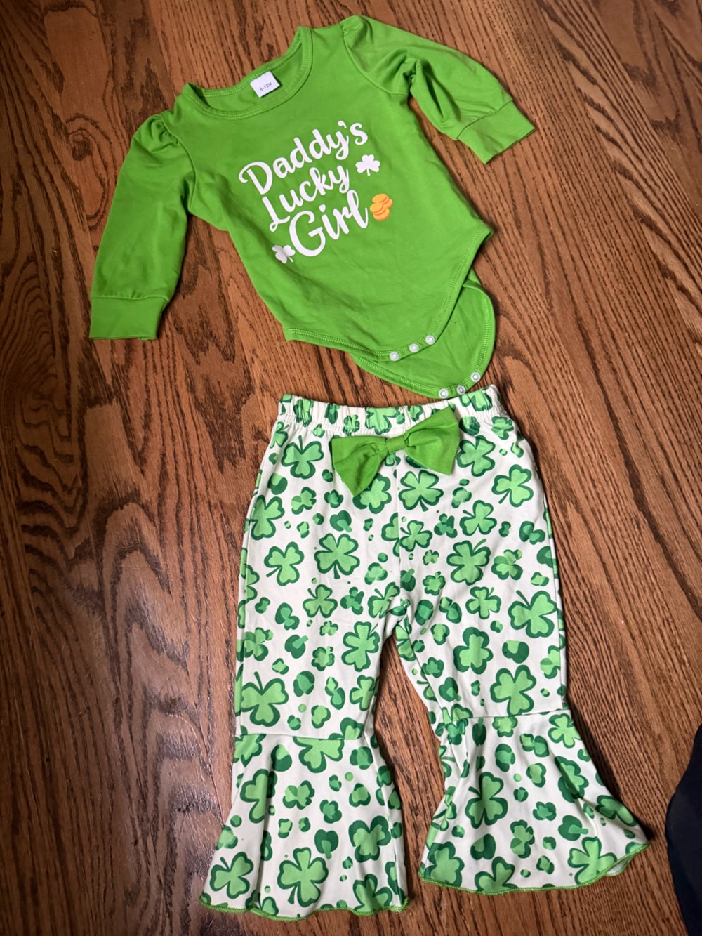 Green St. Patrick's Shamrock Baby Outfit - "Daddy's Lucky Girl"